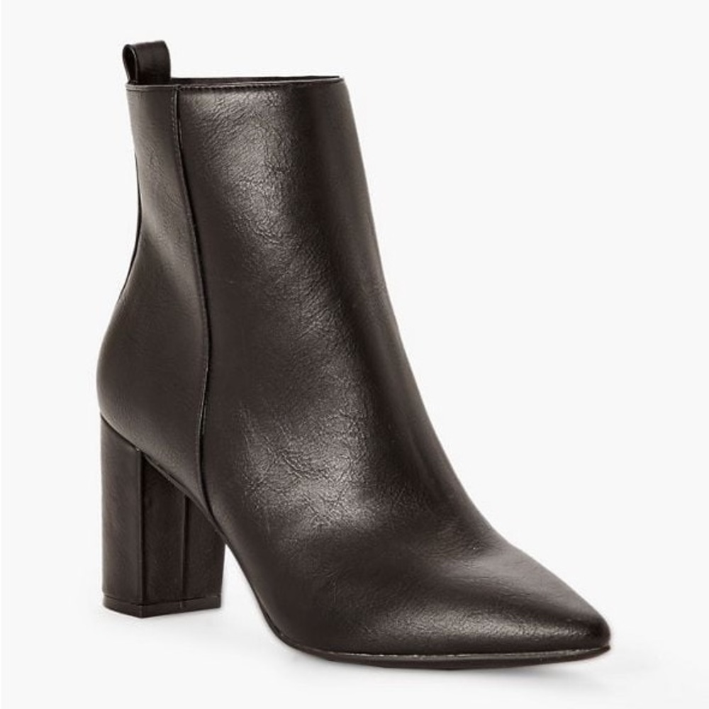 Olyvia Block Heeled Bootie Size 10